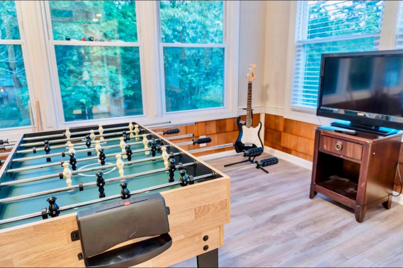 King Bed, Home Theater, Pool Table, Game Room, Fireplace 샬럿 외부 사진